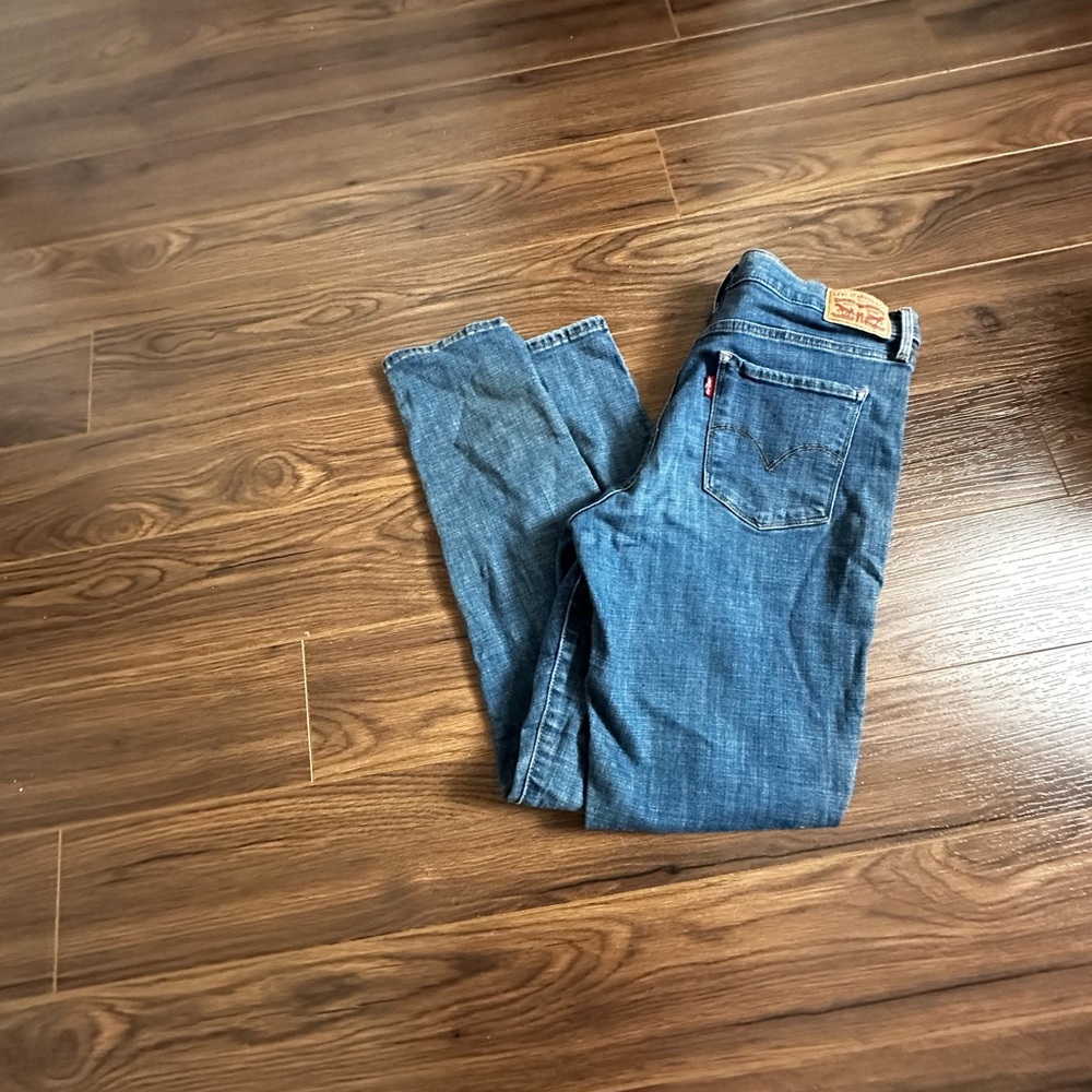 Levi’s shaping skinny jeans